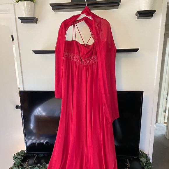 David’s Bridal Dress - Picture 2 of 4